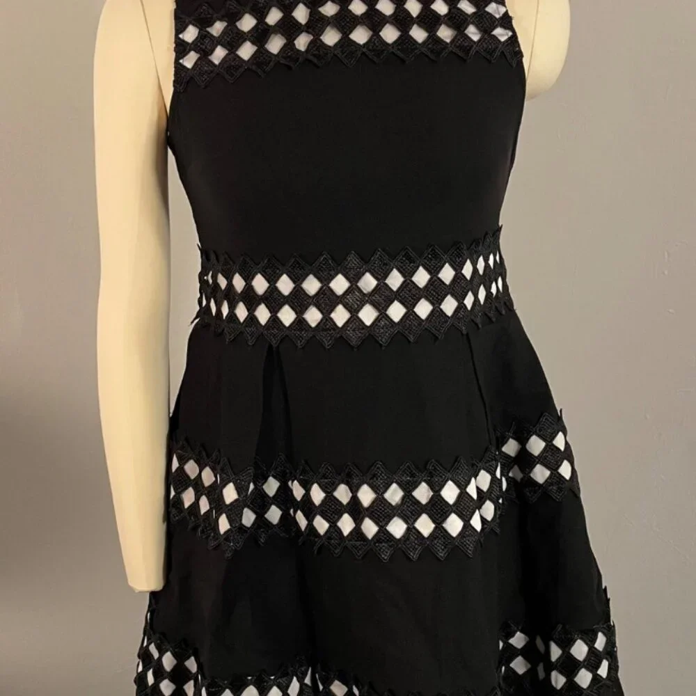Black Sleeveless Detail Dress - Picture 2 of 3